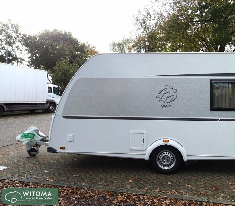 Knaus  Knaus Sport 420 QD met mover en voortent