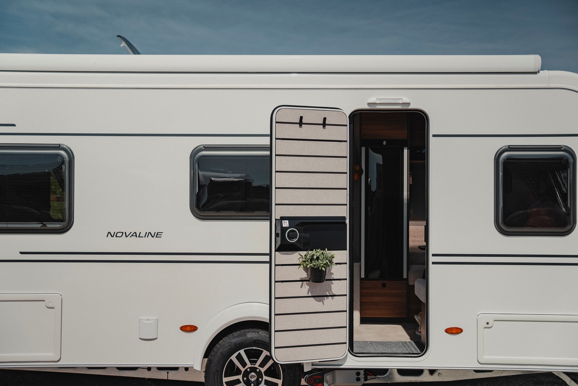 Eriba Feeling 2026 buitenzijde