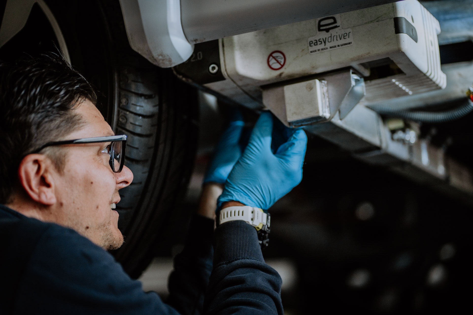1758812723Schade aan Eriba Touring zijplaat vervangen herstellen herbeplaten